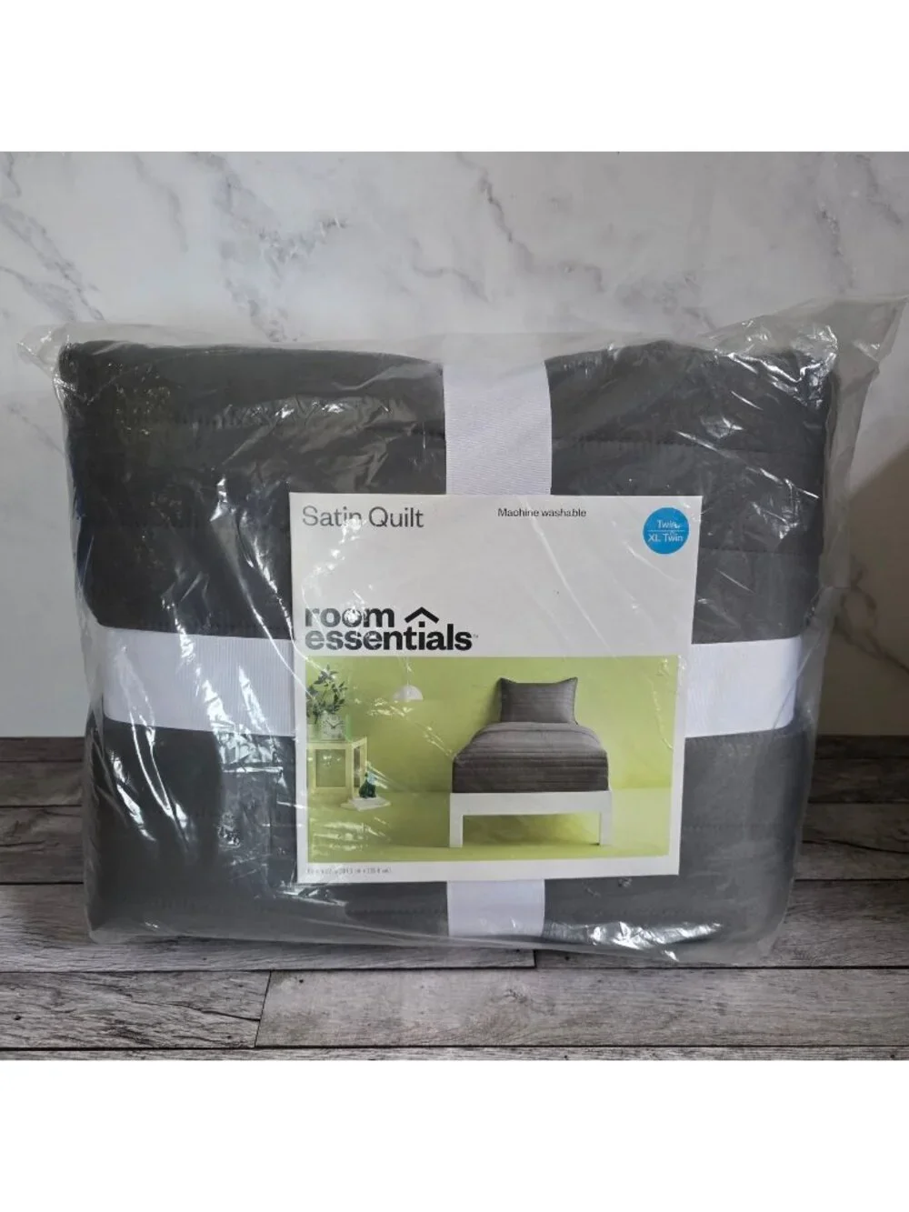Room Essentials Satin Twin/XL Twin Gray Quilt - Machine Washable